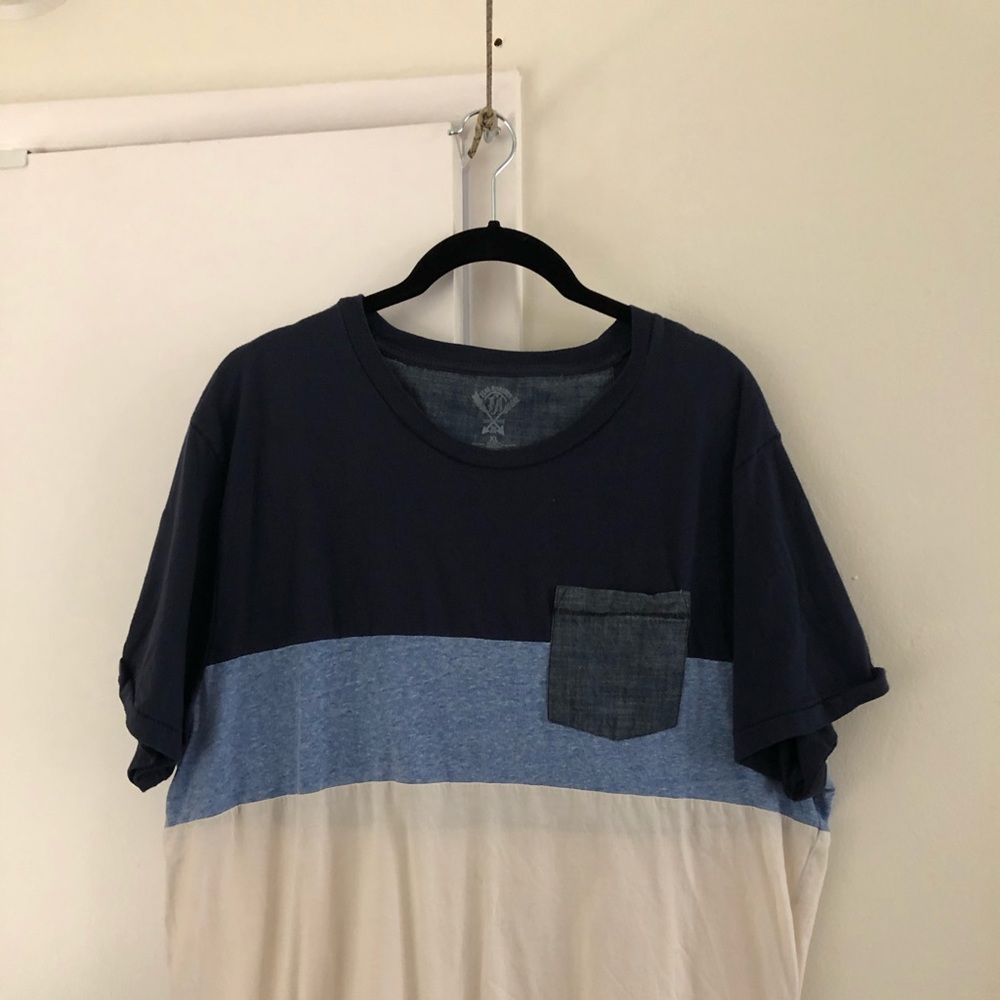 Men's XL color block tee